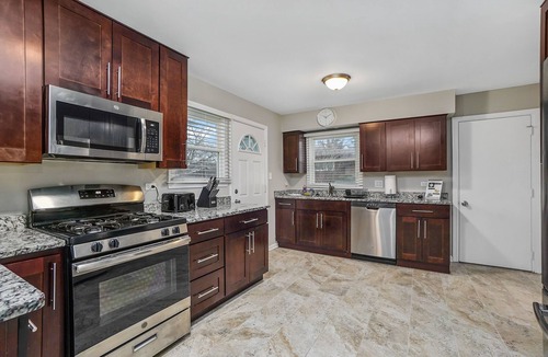 Flossmoor House | Extended Stay Flossmoor FHS Rental
