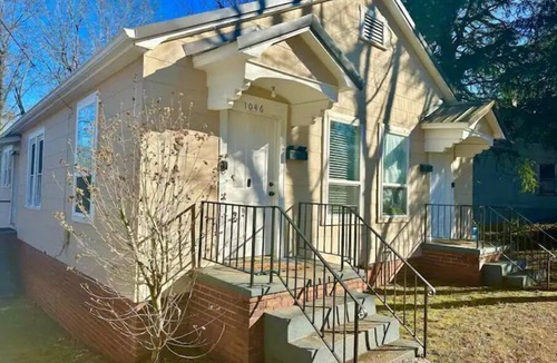 Hickory Apartment | Extended Stay NE Hickory 1 Bedroom 1 Bath, Workspace, Washer Dryer, Duplex Apt.