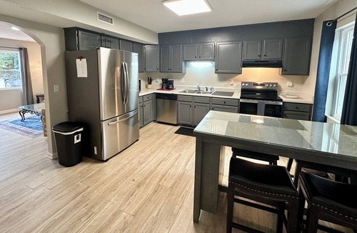 Hickory Apartment | Extended Stay NE Hickory 2 Bed, 1.5 Bath, Workspace, Washer Dryer,