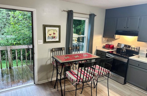 Hickory Apartment | Extended Stay NE Hickory 2 Bed, 1.5 Bath, Workspace, Washer Dryer, Easy Commute