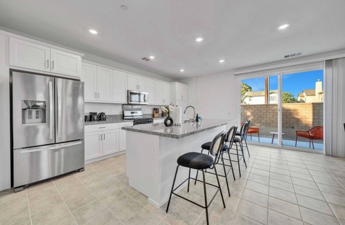 Riverside House | Extended Stay Riverside｜Office Ready｜15 Fwy｜Quiet Cul-de-Sac #42255