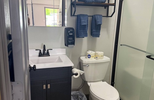 Eddyville Cabin | Extended Stay Studio Suite- 2 queen beds plus full kitchen
