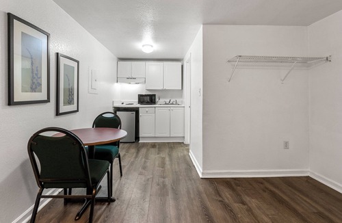 Montgomery Hotel | Extended Stay Studios