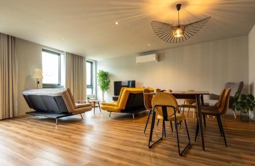 Sao Miguel do Rio Torto Apartment | Extra Large 2BR Apartment Next to Metro Station