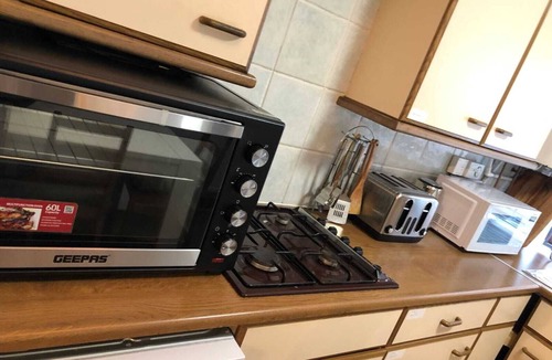 Larkhall Apartment | Extra Large Double Room with Shared Bathroom