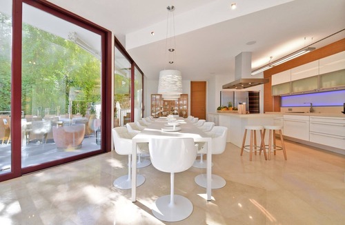 Nueva Andalucia Villa | Extraordinary 7 BDRM Villa w Pool, Gym, Cinema