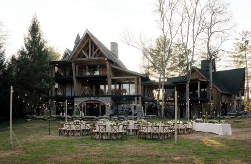 Franklin House | Extraordinary Manor at Dark Horse Estate