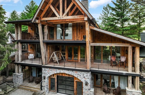 Franklin House | Extraordinary Manor at Dark Horse Estate