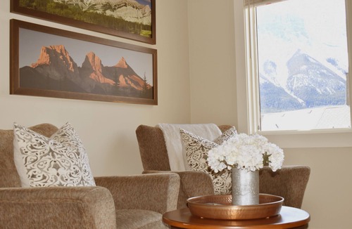 Canmore Condo | Extraordinary Mountain Penthouse, Spectacular Views, Pool & Hot Tub, Park Pass
