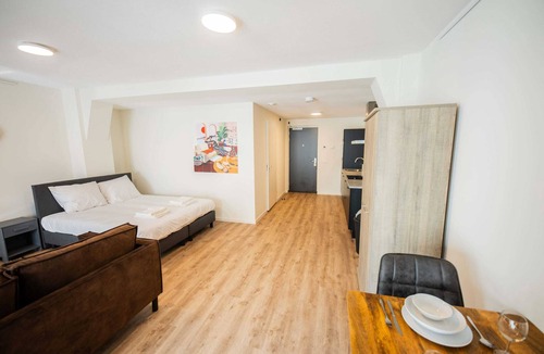 Kop van Zuid Apartment | Extraordinary serviced studio 47m2 -PRH15E-