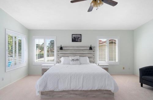 Paradise Valley Village House | Extravagant 5Bedroom-Phoenix Home w Pool-KingBeds