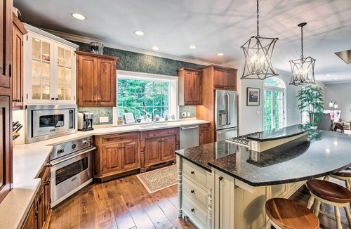 Atglen House | Extravagant Atglen Manor w/Private 60-Acre Land!
