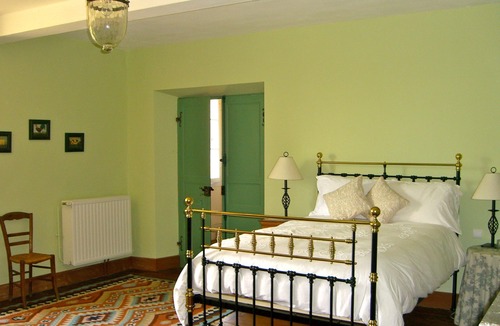 Lascazeres House | Extremely spacious, Country Farmhouse with pool & summer kitchen, sleeps 13+