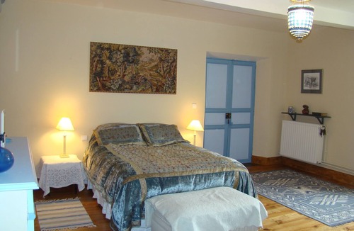 Lascazeres House | Extremely spacious, Country Farmhouse with pool & summer kitchen, sleeps 13+