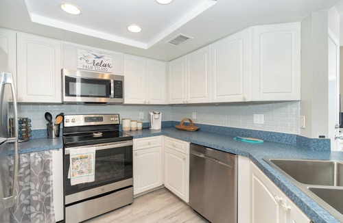 Palm Island Villa | Eye catching nice two bedroom near the Pool with a Nice Gulf view too! B3313B