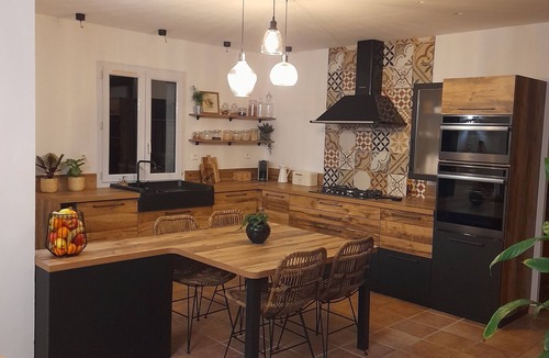 Eyguieres Villa | Eyguieres, charming little village at the gates of the Alpilles