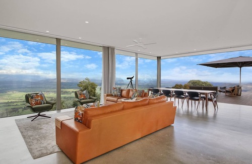 Murmungee House | Eyrie - Beechworth Retreat