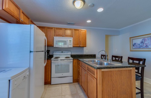 Lincolnville Apartment | F1, Downtown St. Augustine, POOL, beaches, free onsite parking!