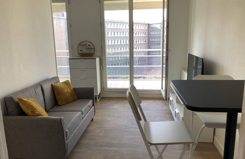 Sablon - Trudaine Apartment | F1 with open view, 6m2 terrace, WIFI