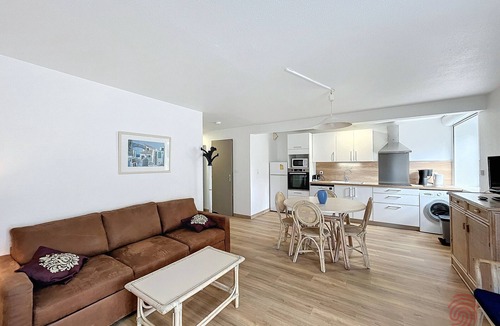 Lamalou-les-Bains Apartment | F2 with terrace, near Thermal baths, pets allowed, wifi, parking