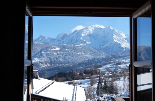 Combloux Ski Chalet | F4 apartment in chalet facing Mont Blanc (pets not allowed)
