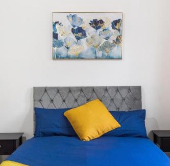 Luton Apartment | F4 Modern Studio Flat - Prime TV - Parking - Wi-Fi