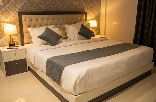 Thrippunithura Hotel | FA GARDENS