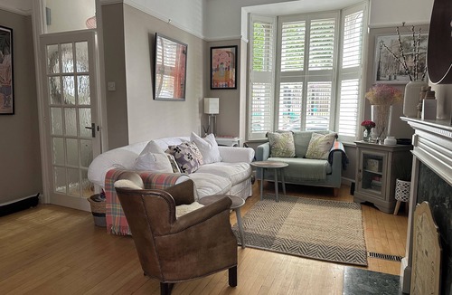 Bow West House | Fab family home next to Victoria Park and close to the City, Mile End