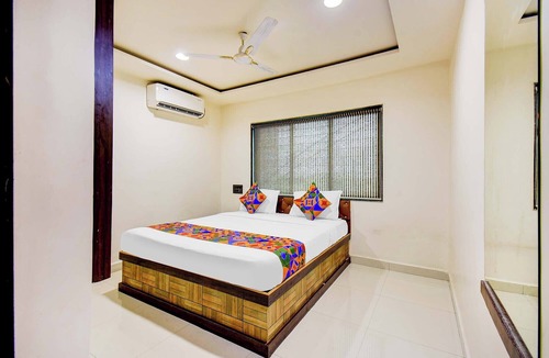 Pimpri - Chinchwad Hotel | FabExpress Abhishek