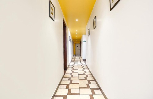 New Delhi Hotel | FabExpress Marigold I