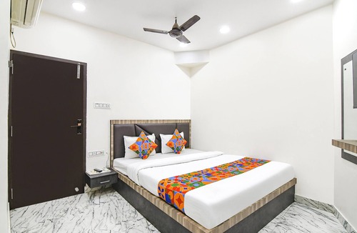 Kolkata Hotel | Fabexpress Sr Royale