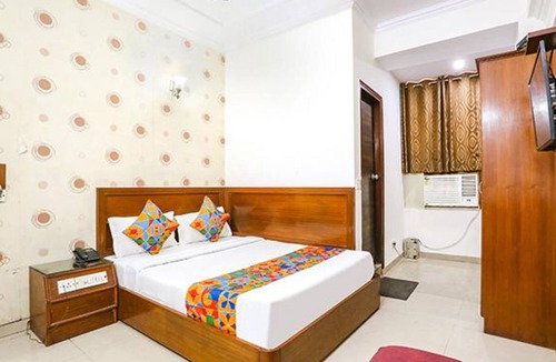 Paharganj Hotel | Fabexpress Station Ii