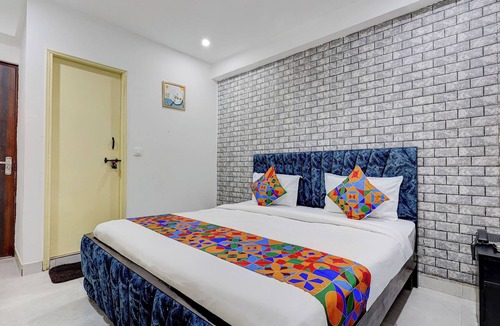 Sector 18 Hotel | Fabhotel 18