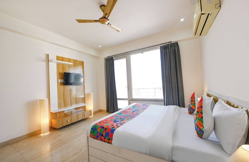 Gurugram Hotel | Fabhotel Ar Suites