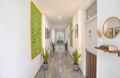 DLF Phase 3 Hotel | FabHotel Aravali Suites - DLF Phase 3