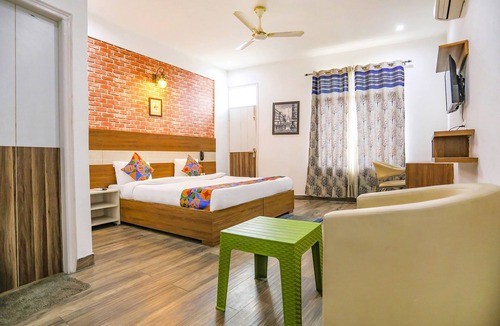 DLF City Hotel | FabHotel Aravali Suites - DLF Phase 3