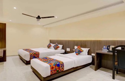 Goregaon West Hotel | Fabhotel Casa Royal Residency