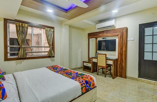 Central Chennai Hotel | FabHotel Central Palace