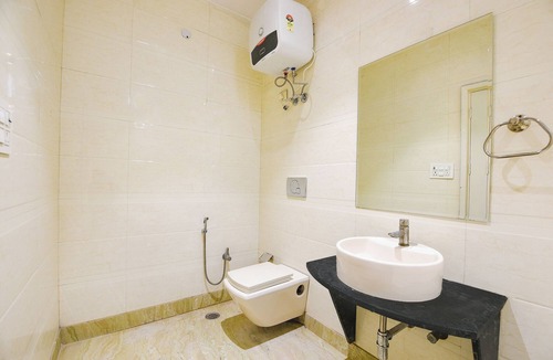 Pitampura Hotel | FabHotel Dev Palace I - Pitampura
