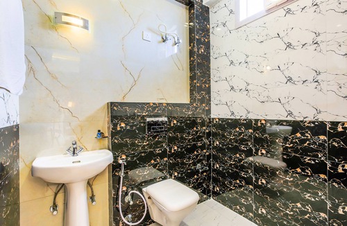 Dharavi Hotel | Fabhotel Dolphin Residency