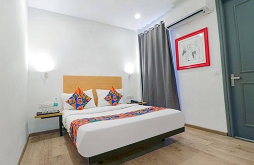 Sector 39 Hotel | Fabhotel Doom Stay Inn