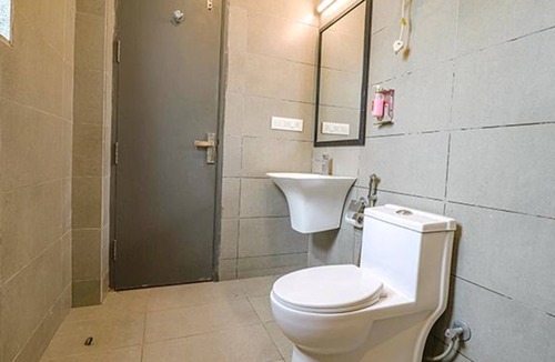 Sector 39 Hotel | Fabhotel Doom Stay Inn