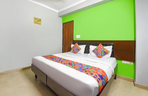 Old Gurgaon Hotel | FabHotel Elite Stay
