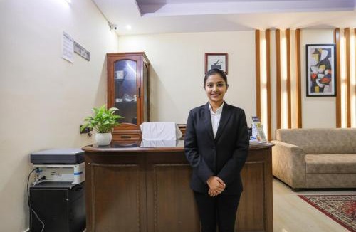 Noida Hotel | FabHotel HM Palace