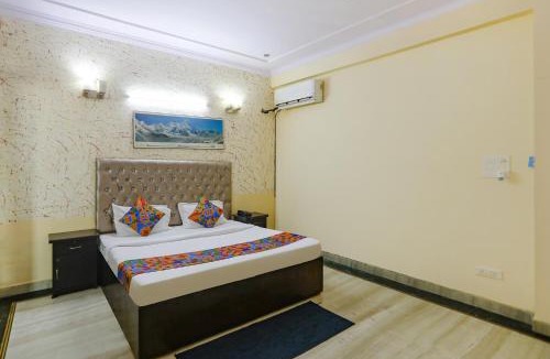 Noida Hotel | FabHotel HM Palace