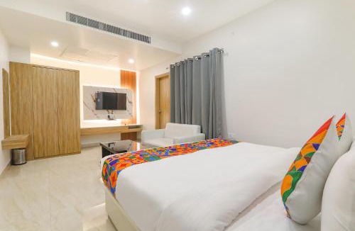Gomti Nagar Hotel | FabHotel Impact
