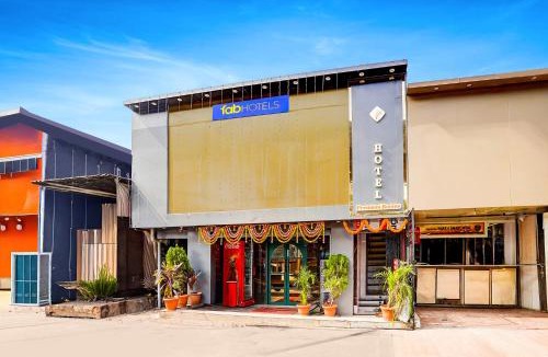 Goregaon West Hotel | FabHotel JK