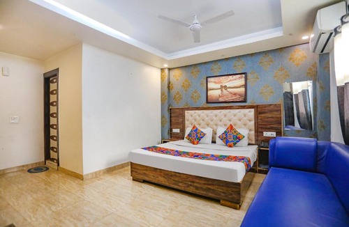 Noida Hotel | FabHotel Joystick