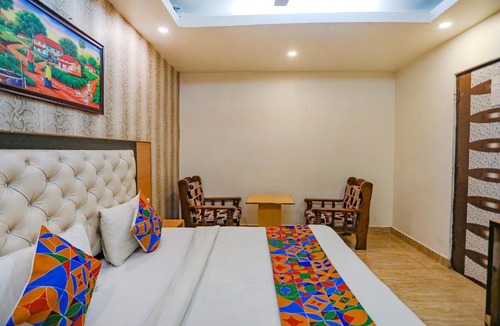 Noida Hotel | FabHotel Joystick