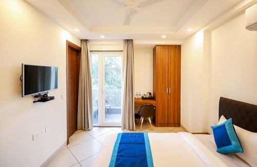 Malviya Nagar Hotel | Fabhotel La Paz Stay B&B